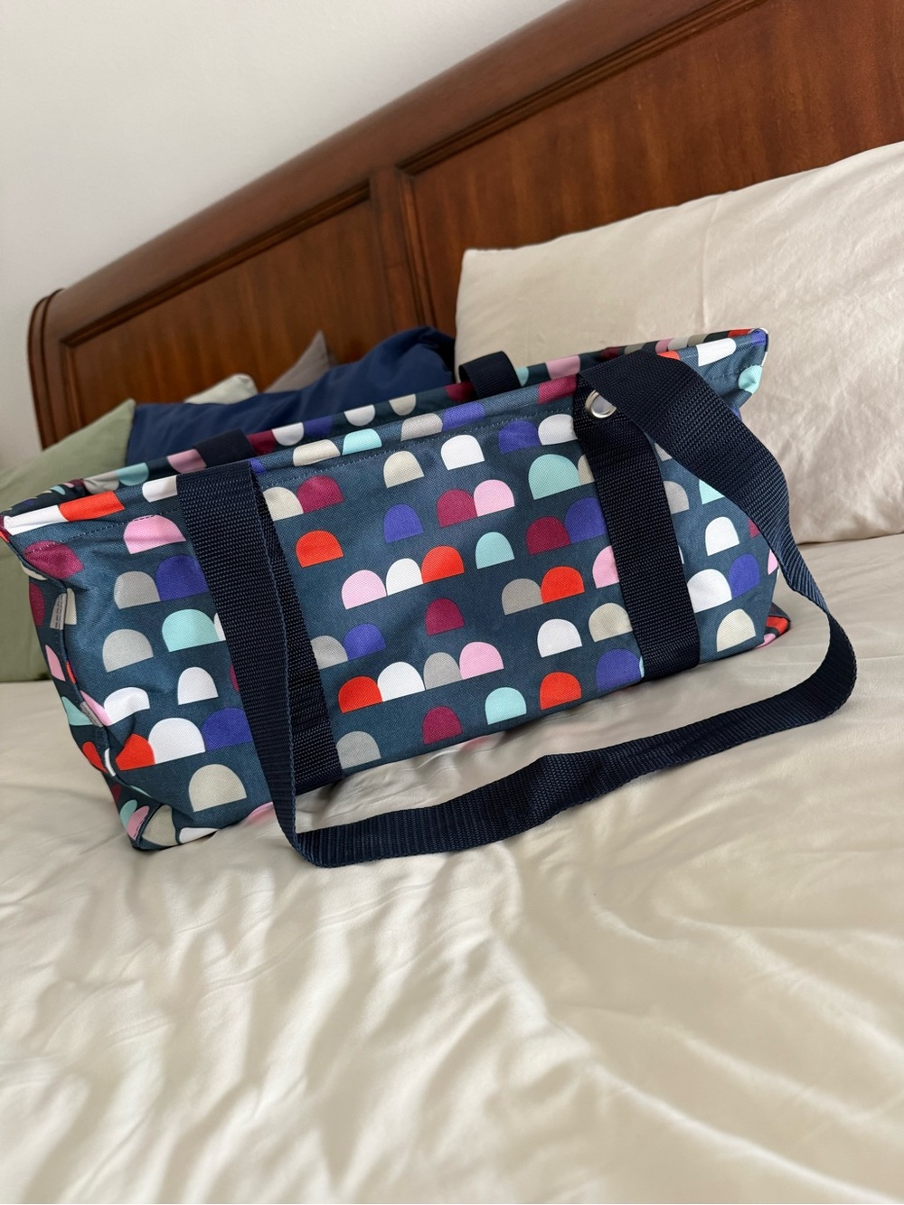 Thirty-One Medium Utility Tote - Gumdrop
Spots